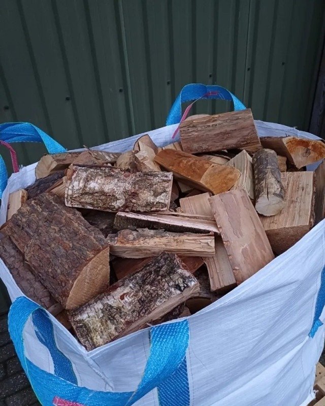 brennholz 20260816 120233 0.jpg Brennholz-Mix 25 cm – 4 SRM in Big Bags – kammergetrocknet